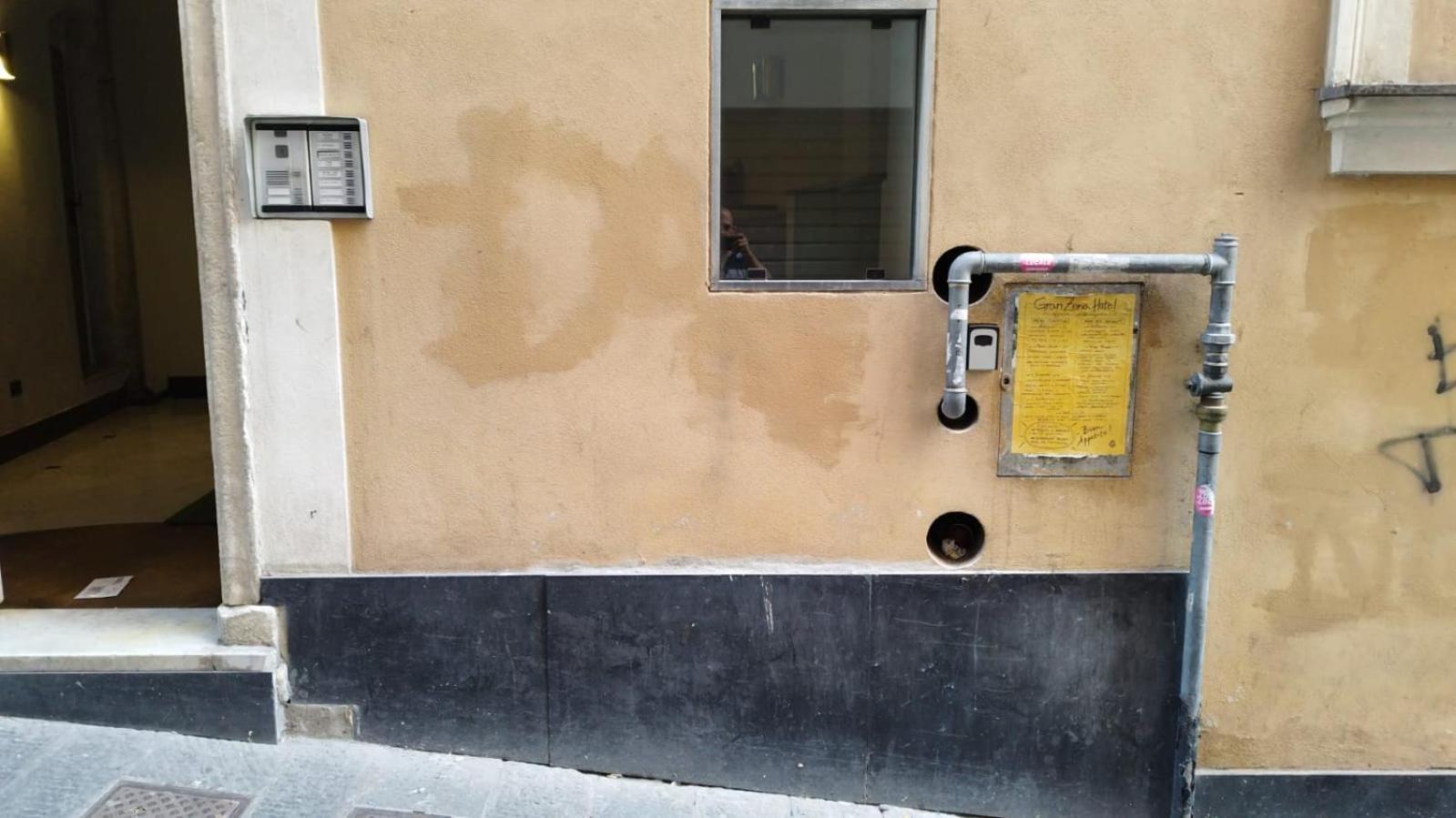 The First Porta Soprana Prione Apartment Genoa Room photo